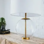Hvilken lampe skal stå på bordet? 5 ting du skal overveje når du køber en ny bordlampe